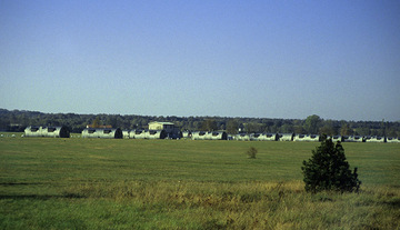Nissenhütten im Camp Reinsehlen aus der Zeit des Soltau-Lüneburg-Abkommens