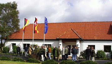 Büro- und Tagungsgebäude der NNA im Camp Reinsehlne