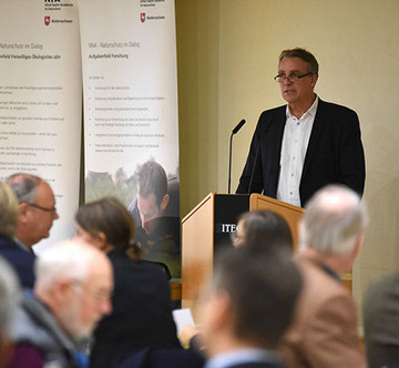 Niedersachsens Umweltminister Stefan Wenzel würdigte in seiner Rede Schreiners Verdienste für den Naturschutz in Niedersachsen.