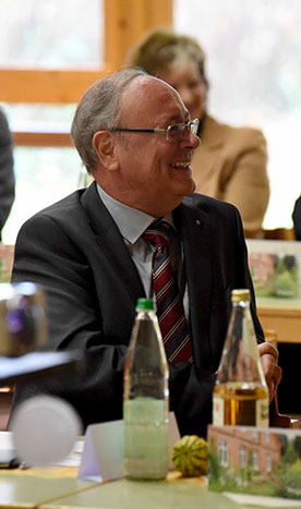 Dr. Johann Schreiner freute sich sichtlich über das Grußwort von Ansgar Wimmer, Vorstandsvorsitzender der Hamburger Alfred Toepfer Stiftung.